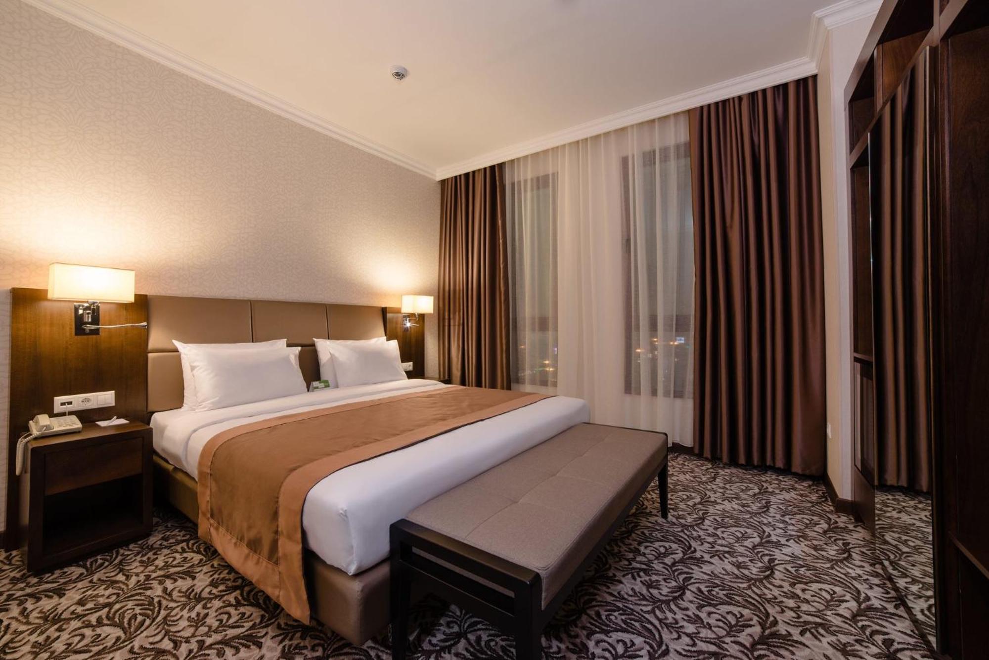 Holiday Inn Aktau By Ihg Kültér fotó