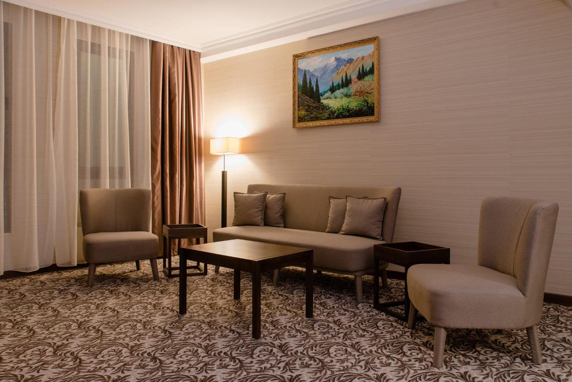Holiday Inn Aktau By Ihg Kültér fotó