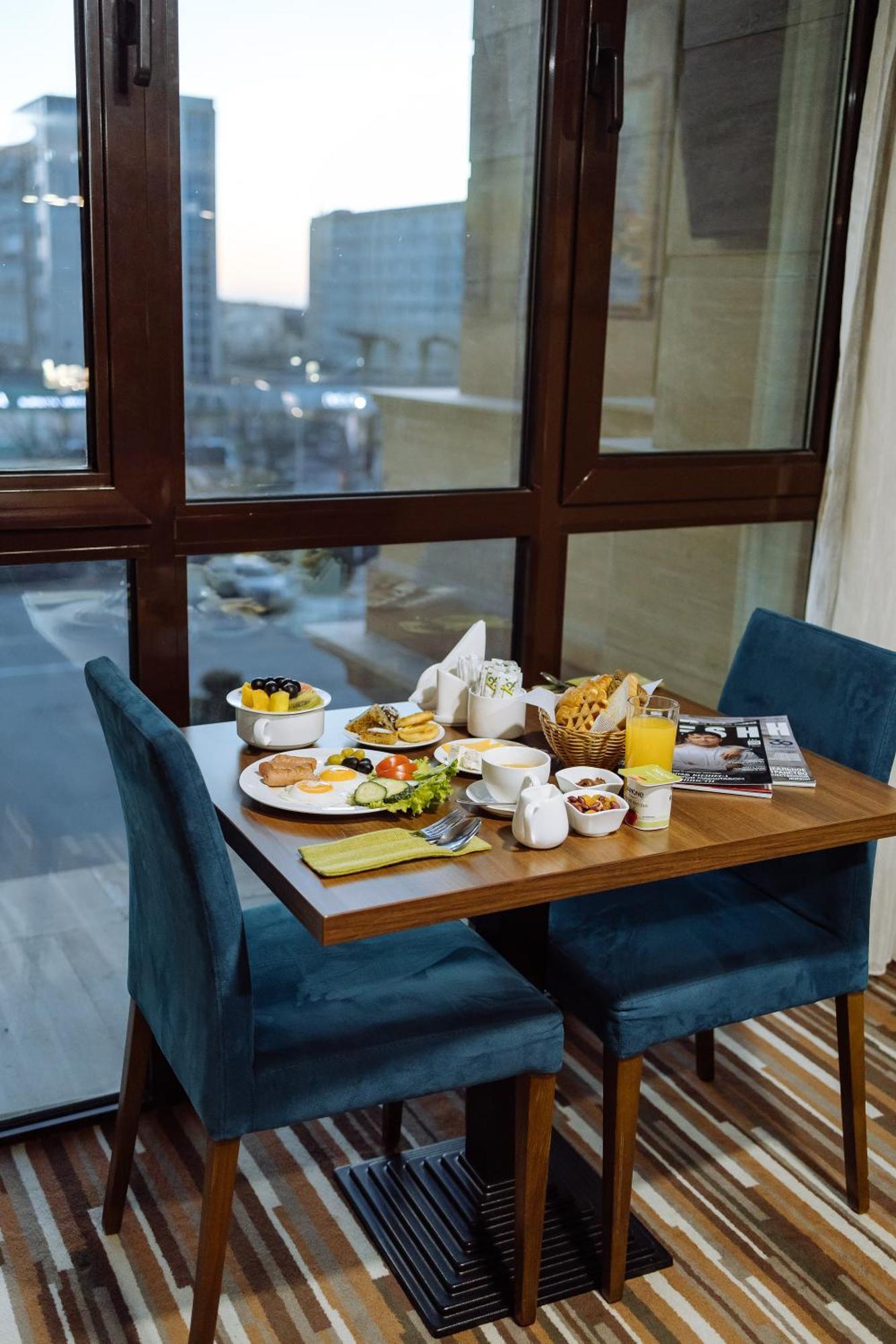 Holiday Inn Aktau By Ihg Kültér fotó