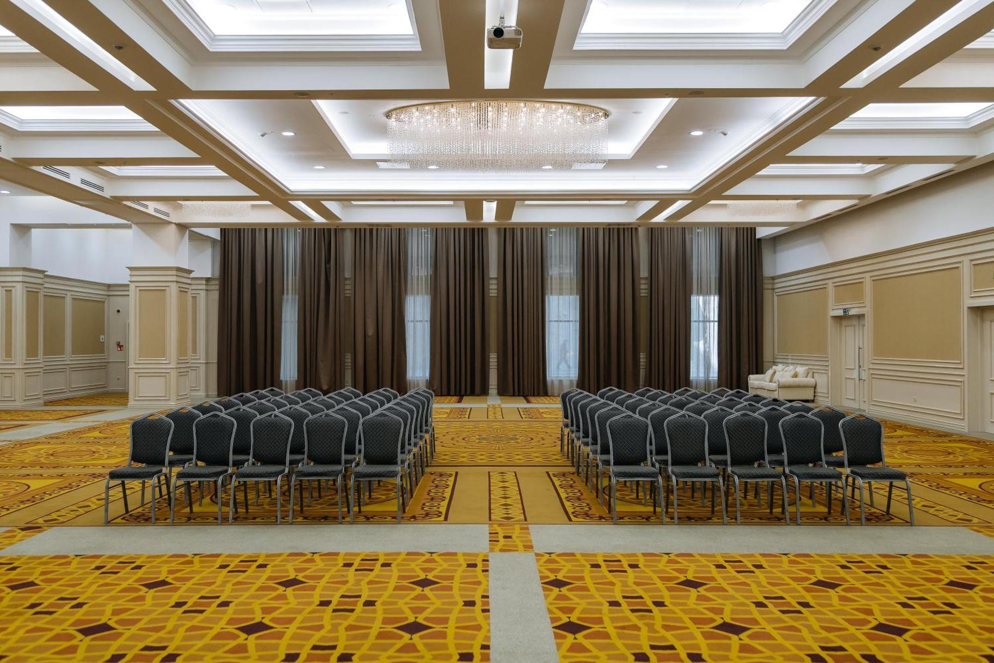 Holiday Inn Aktau By Ihg Kültér fotó