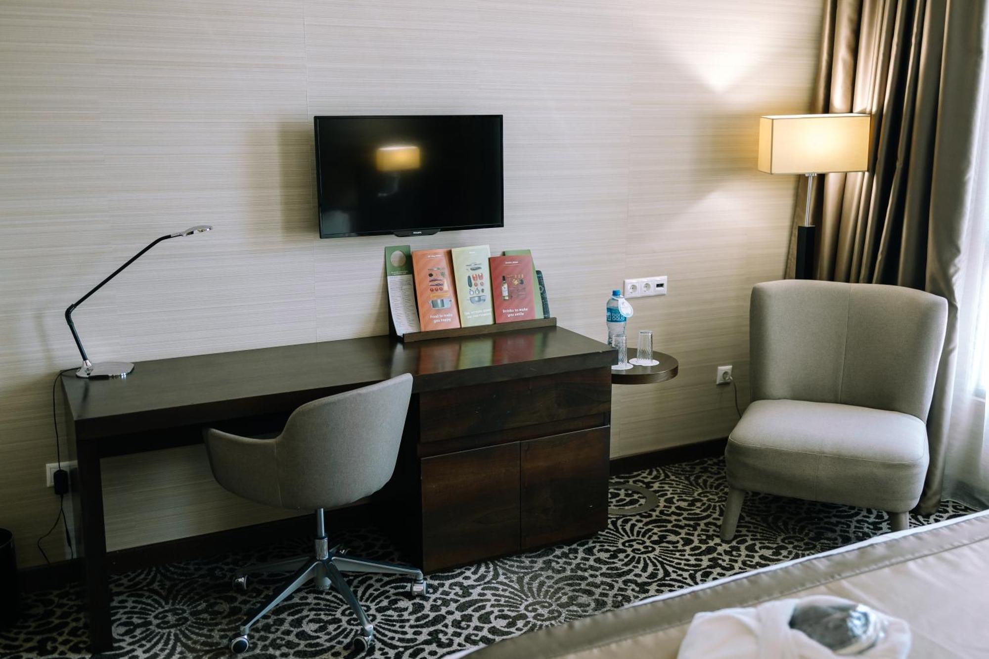Holiday Inn Aktau By Ihg Kültér fotó